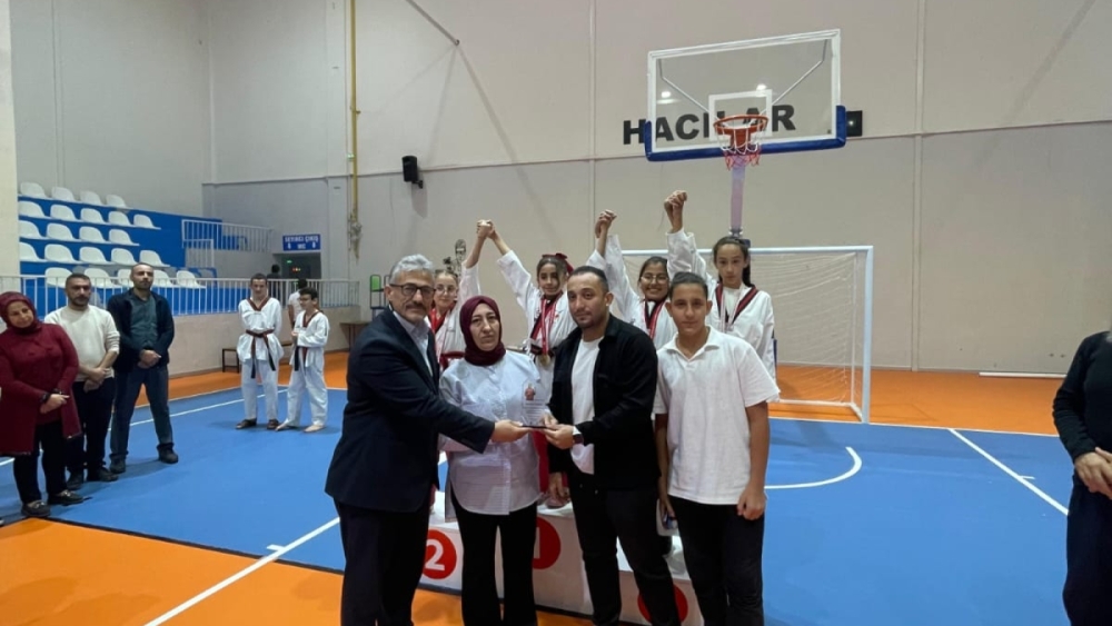 Merhum milli sporcu Buket Kaya adına şampiyona yapıldı